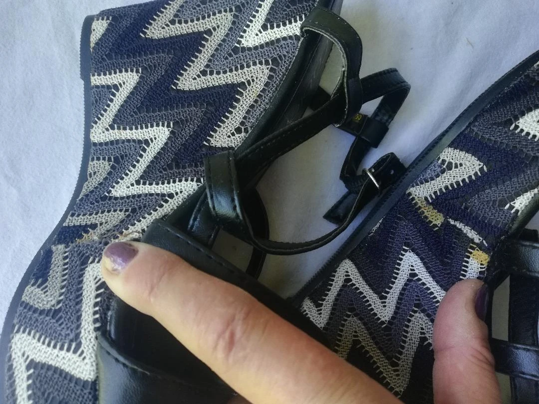 Sandalias negras de tacón compensado bicolor negro/gris talla 38-nuevas (defecto) – photo 16